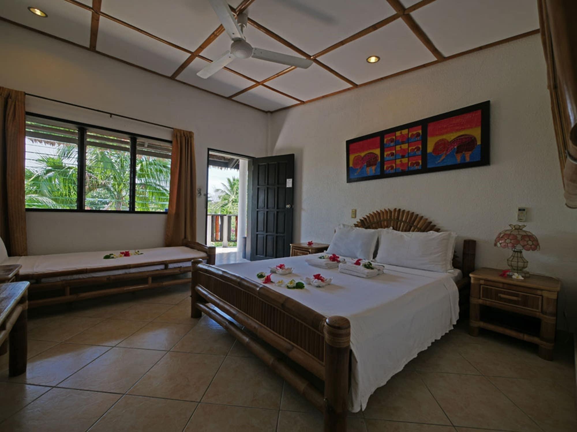 Dolphin House 5* Moalboal