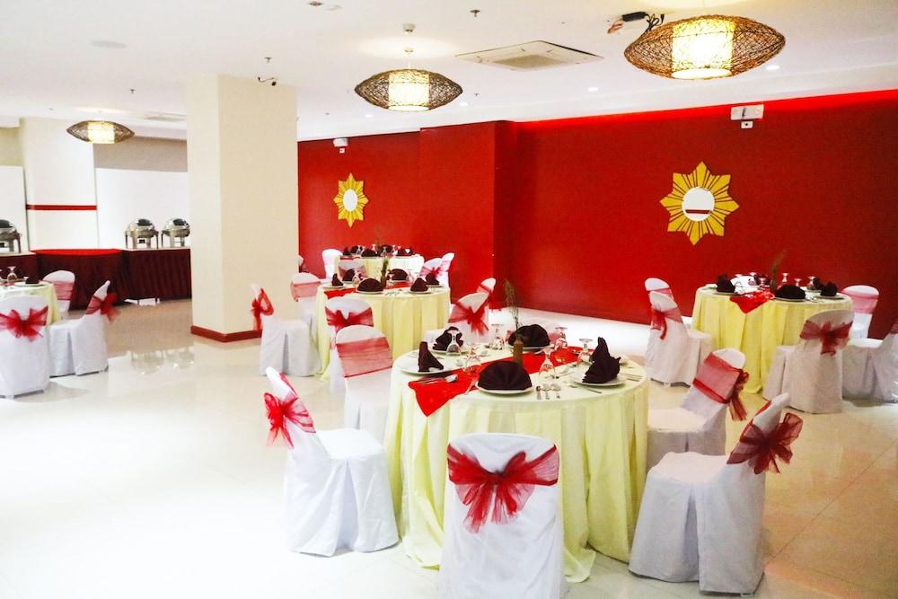 Palm Grass Hotel Cebu