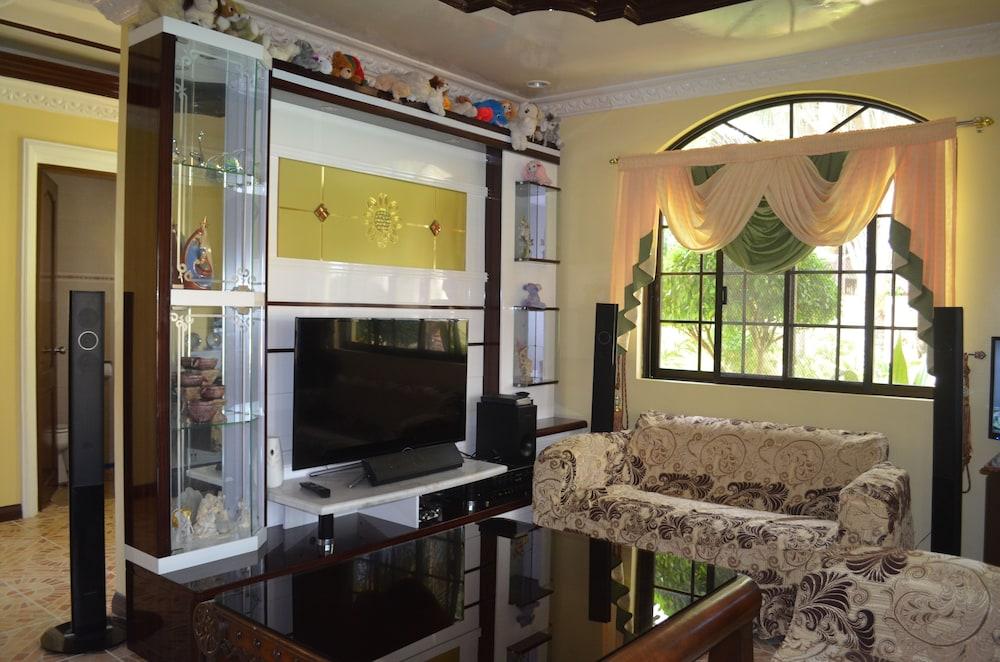 Villa Kim Beatriz Compound