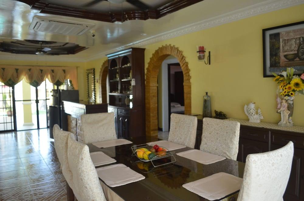 Villa Kim Beatriz Compound