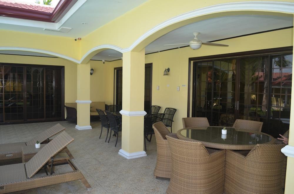 Villa Kim Beatriz Compound