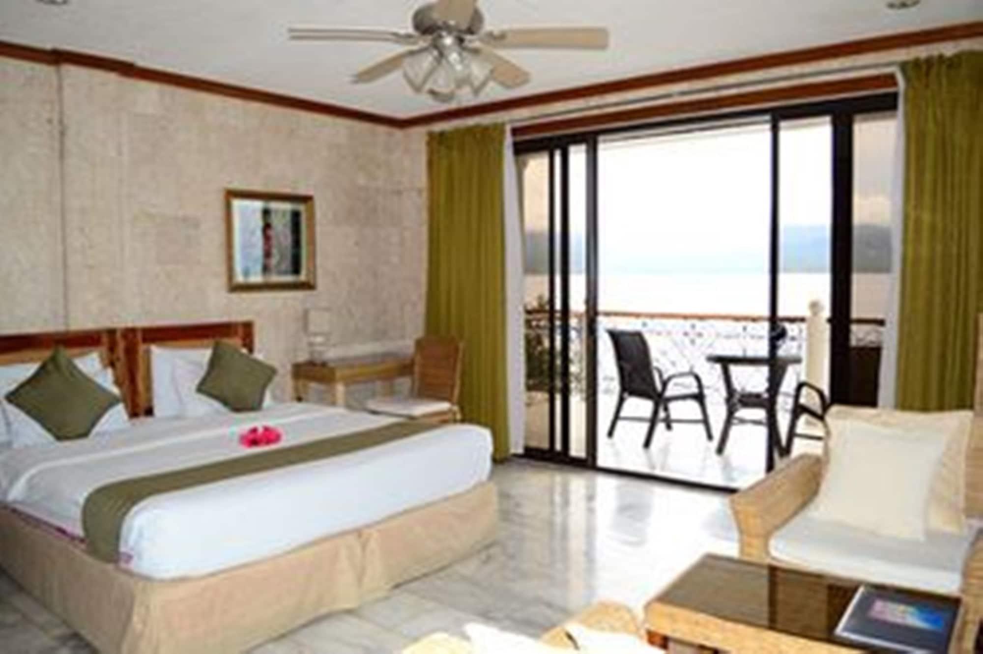Eden Resort 3*