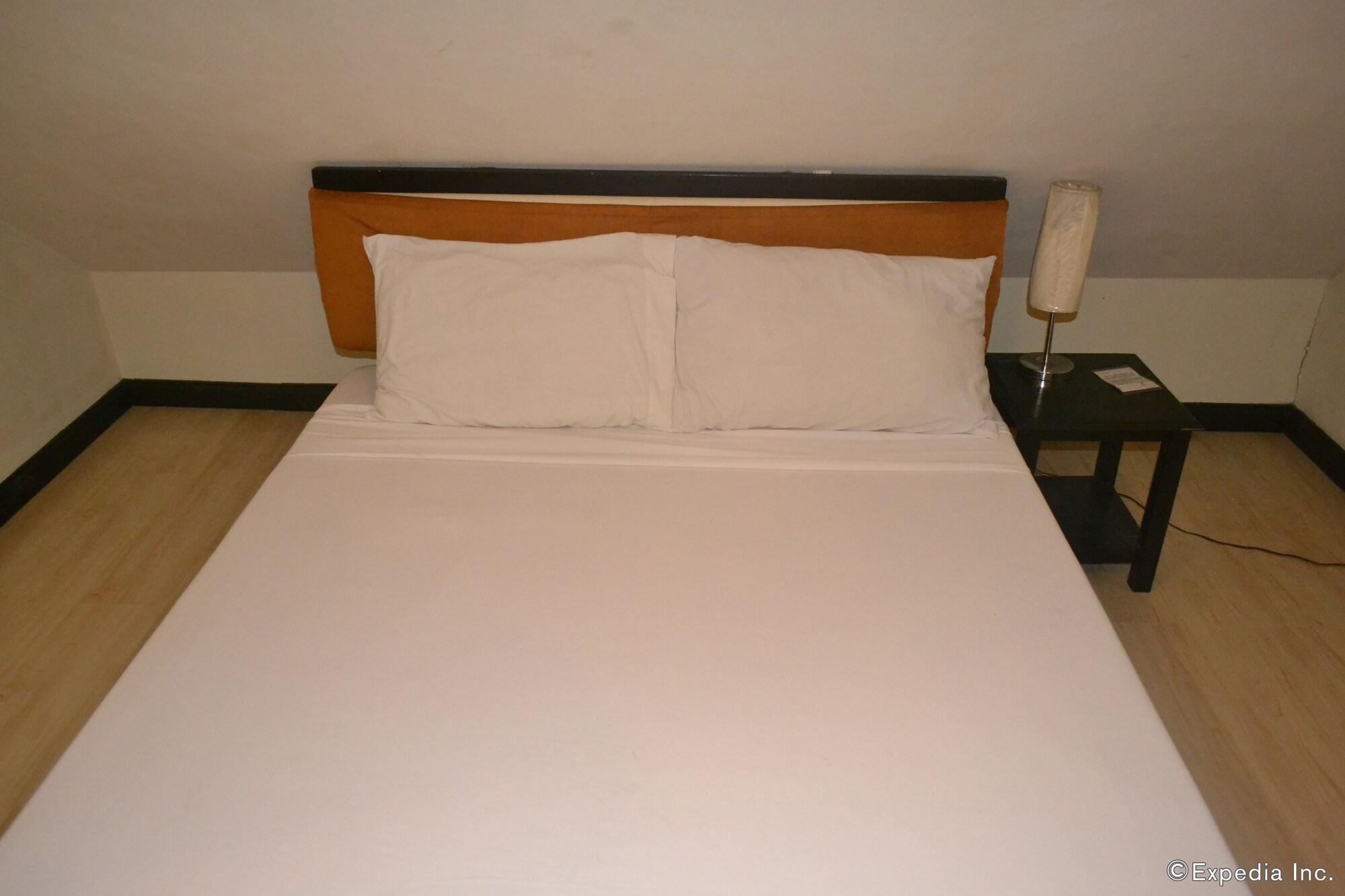 Hotel Lancaster Cebu 3*