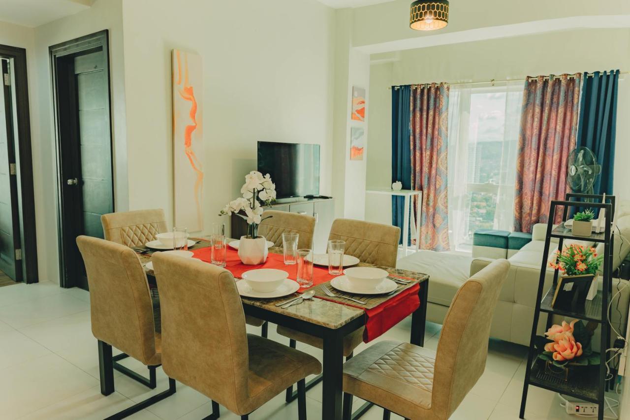 Apartment Ayala Mall 10mins Walk & Pool