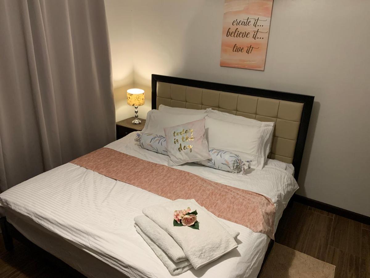 Apartment Ayala Mall 10mins Walk & Pool