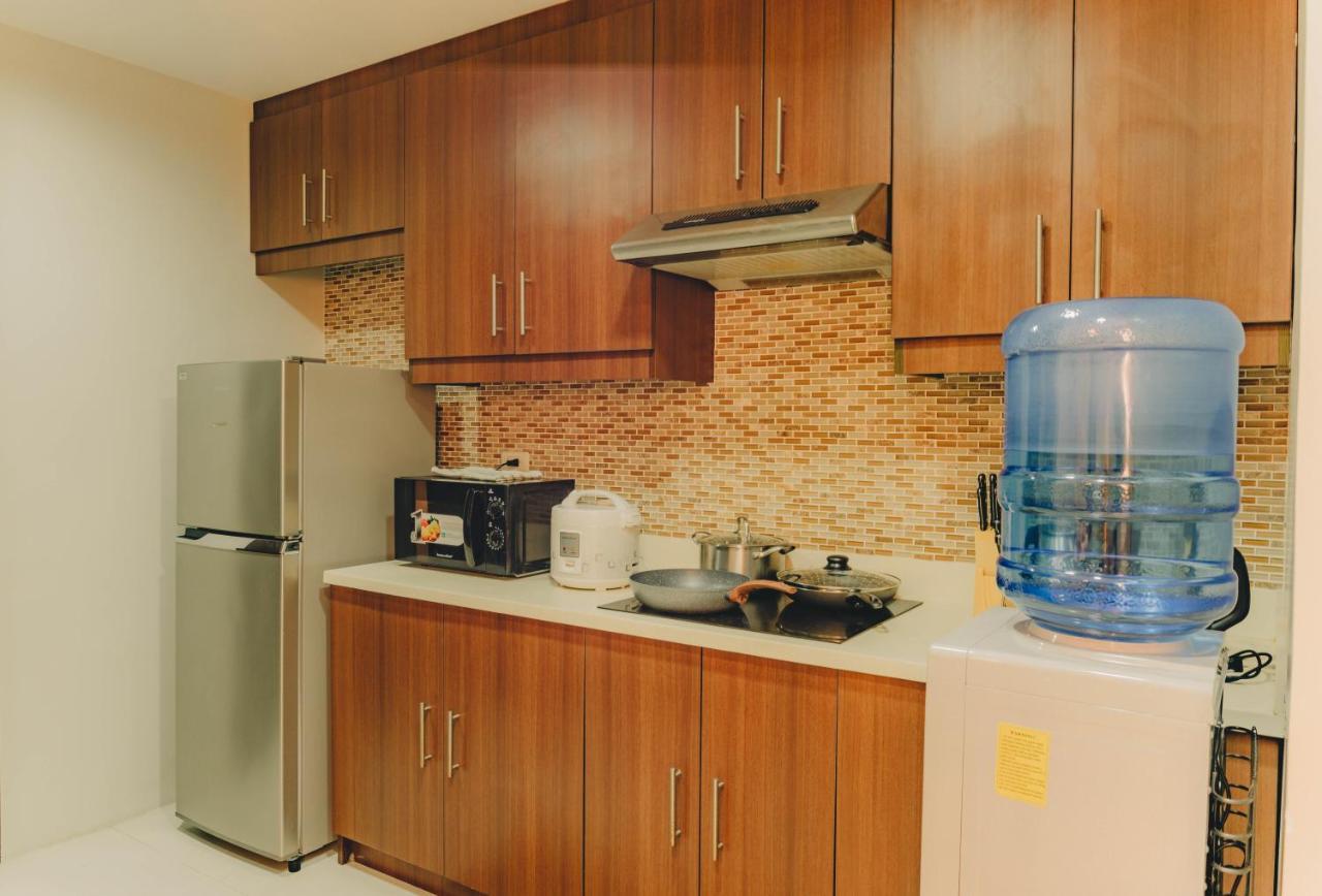 Apartment Ayala Mall 10mins Walk & Pool *