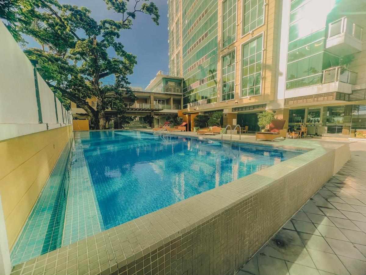 Ayala Mall 10mins Walk & Pool