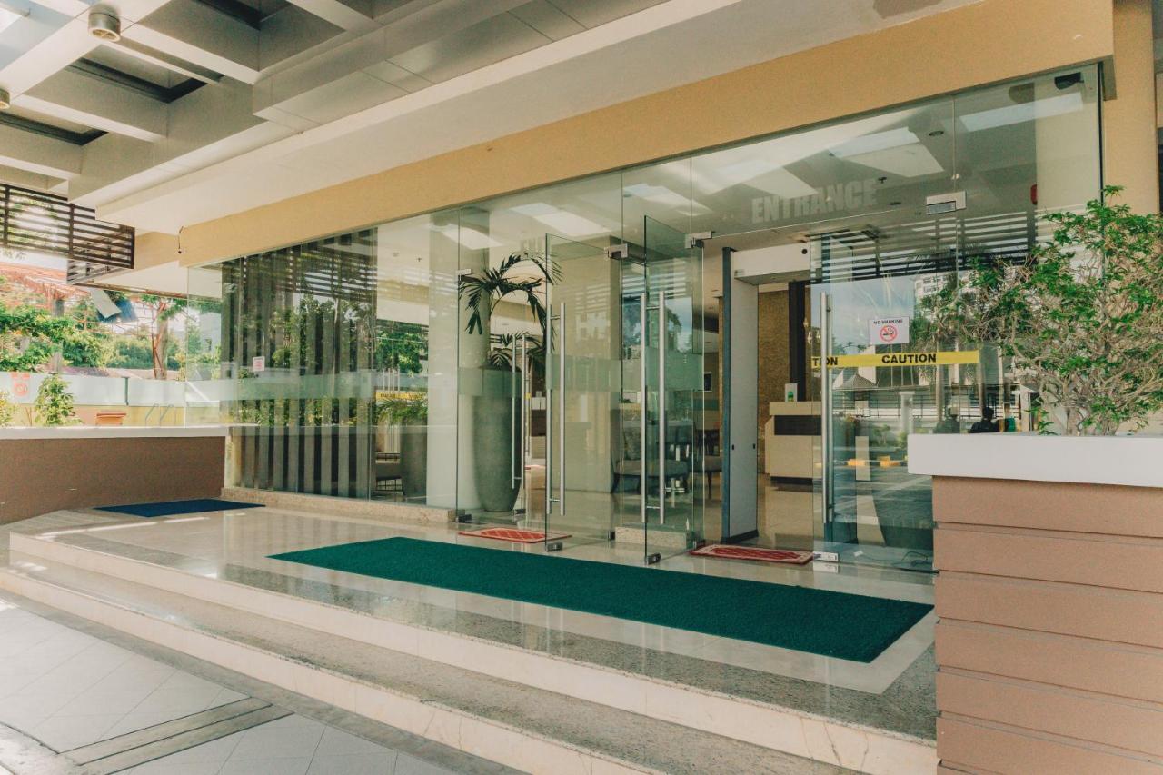 Ayala Mall 10mins Walk & Pool Cebu