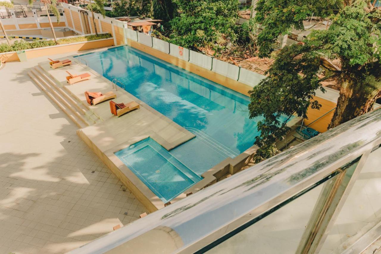 Ayala Mall 10mins Walk & Pool *