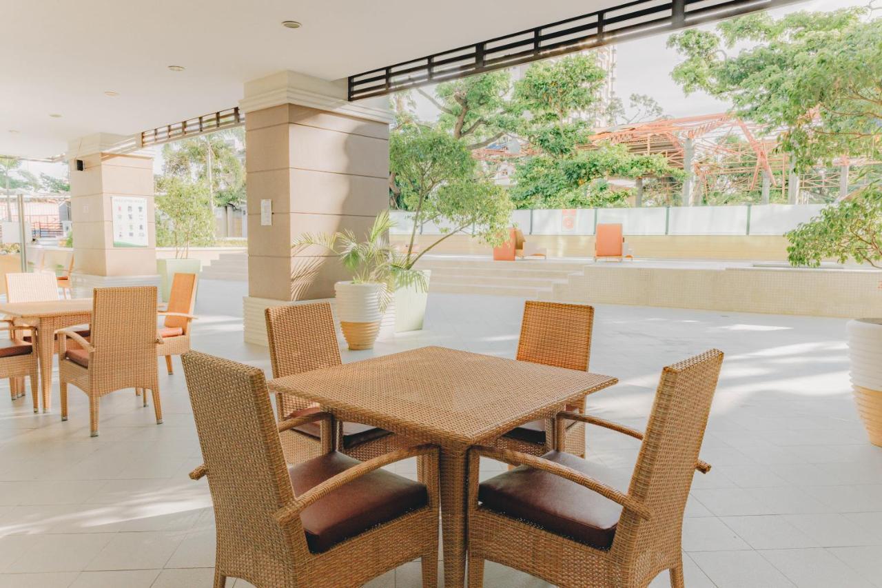 Ayala Mall 10mins Walk & Pool Apartment *