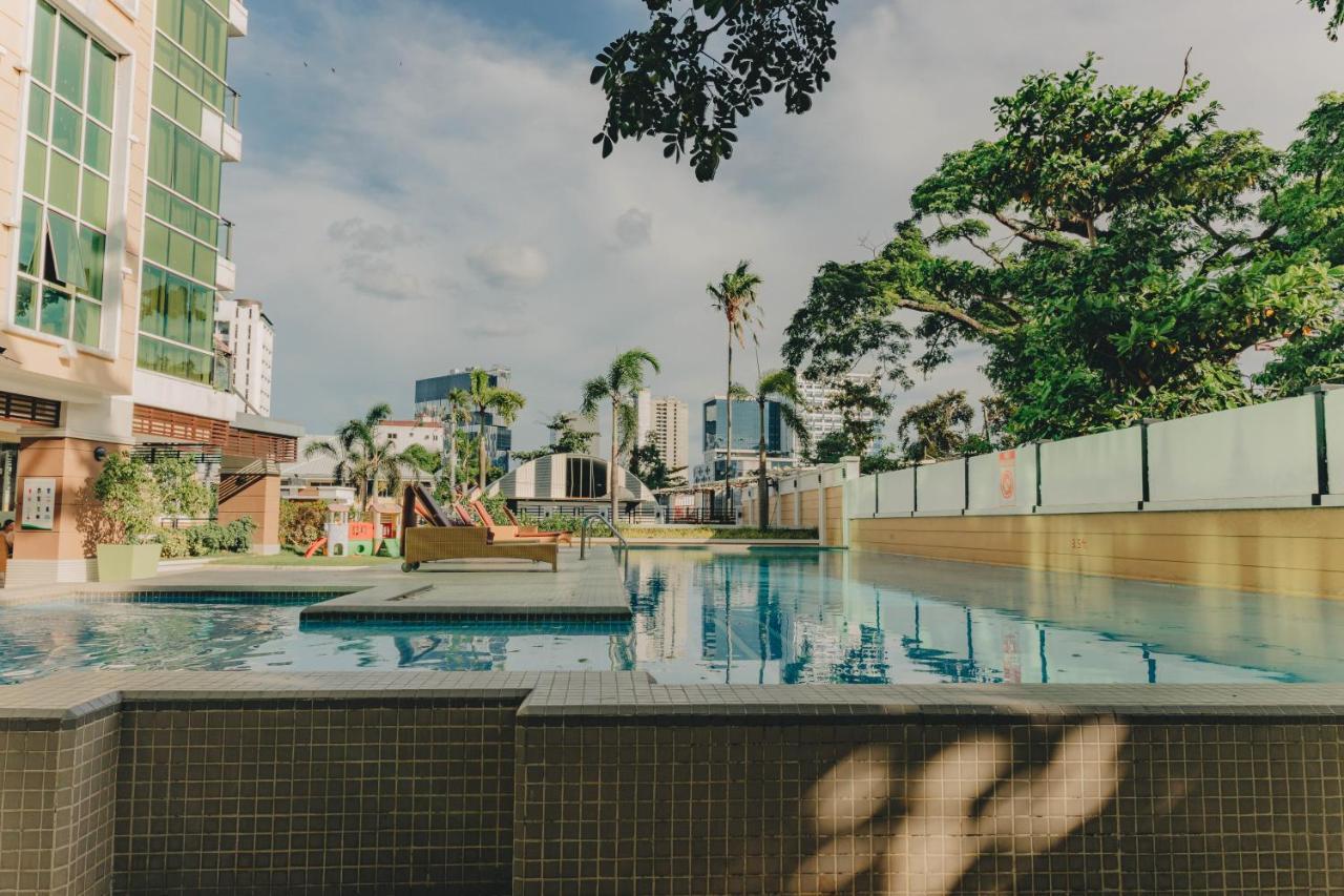 Ayala Mall 10mins Walk & Pool *