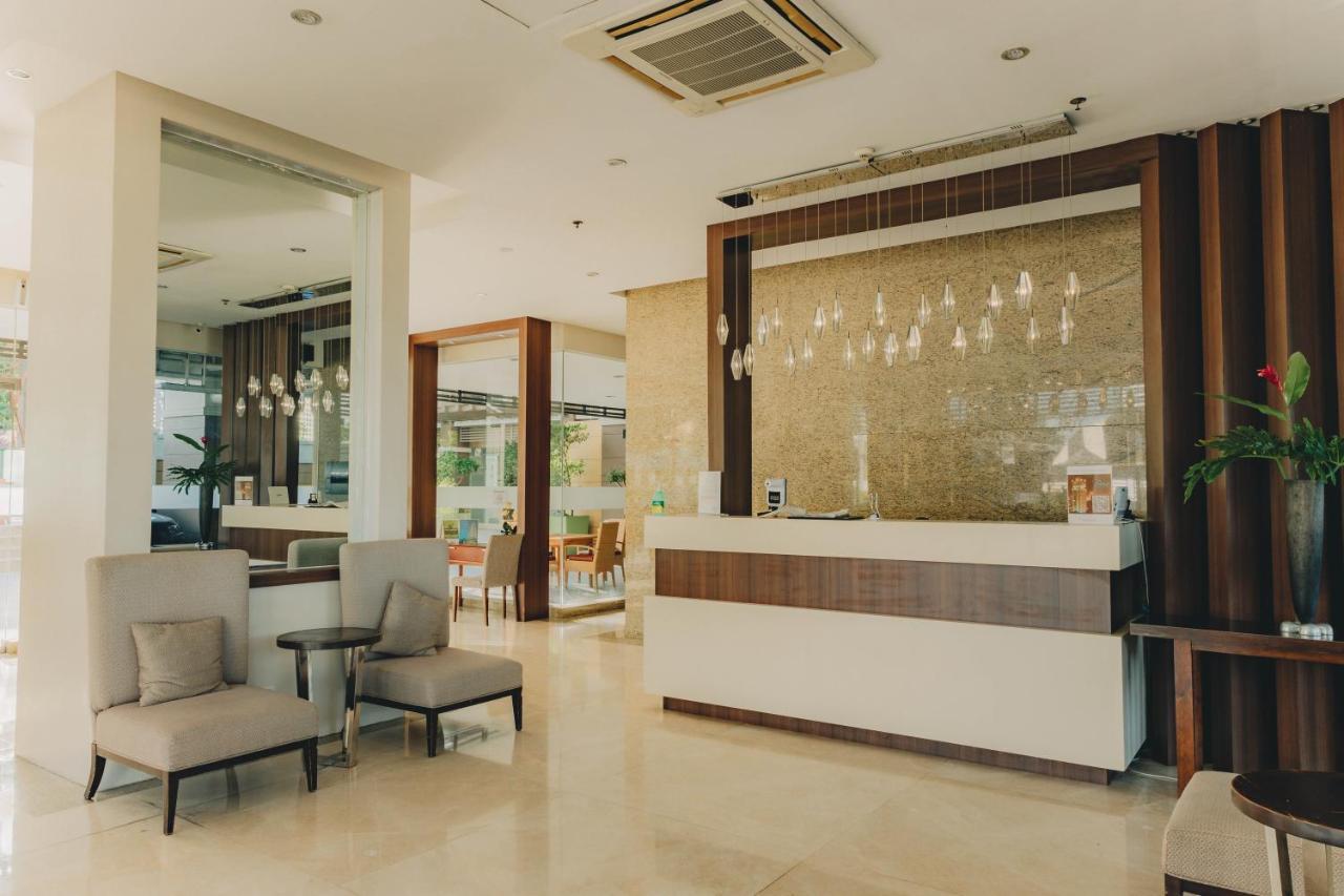 Ayala Mall 10mins Walk & Pool Apartment *