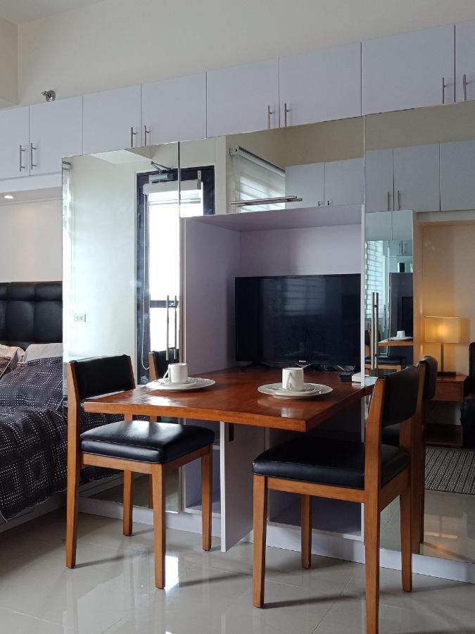 Mabolo Garden Flat A8 Free Rooftop Infinity Pool *