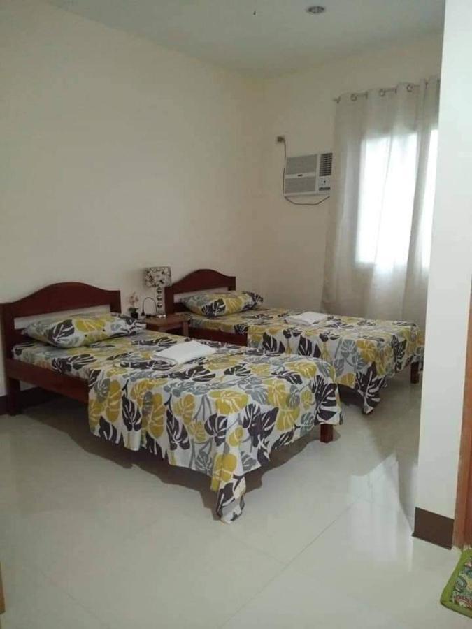 Junie House * Moalboal