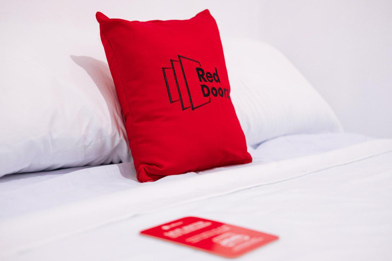 Reddoorz @ Bonifacio St Hotel