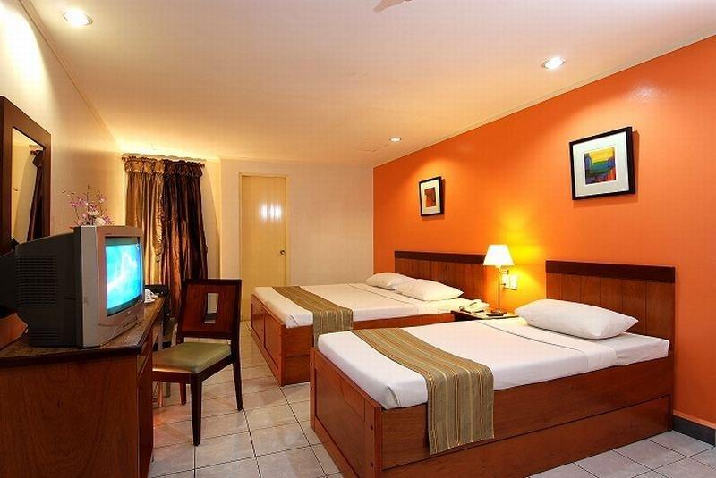 Golden Valley Hotel 2*