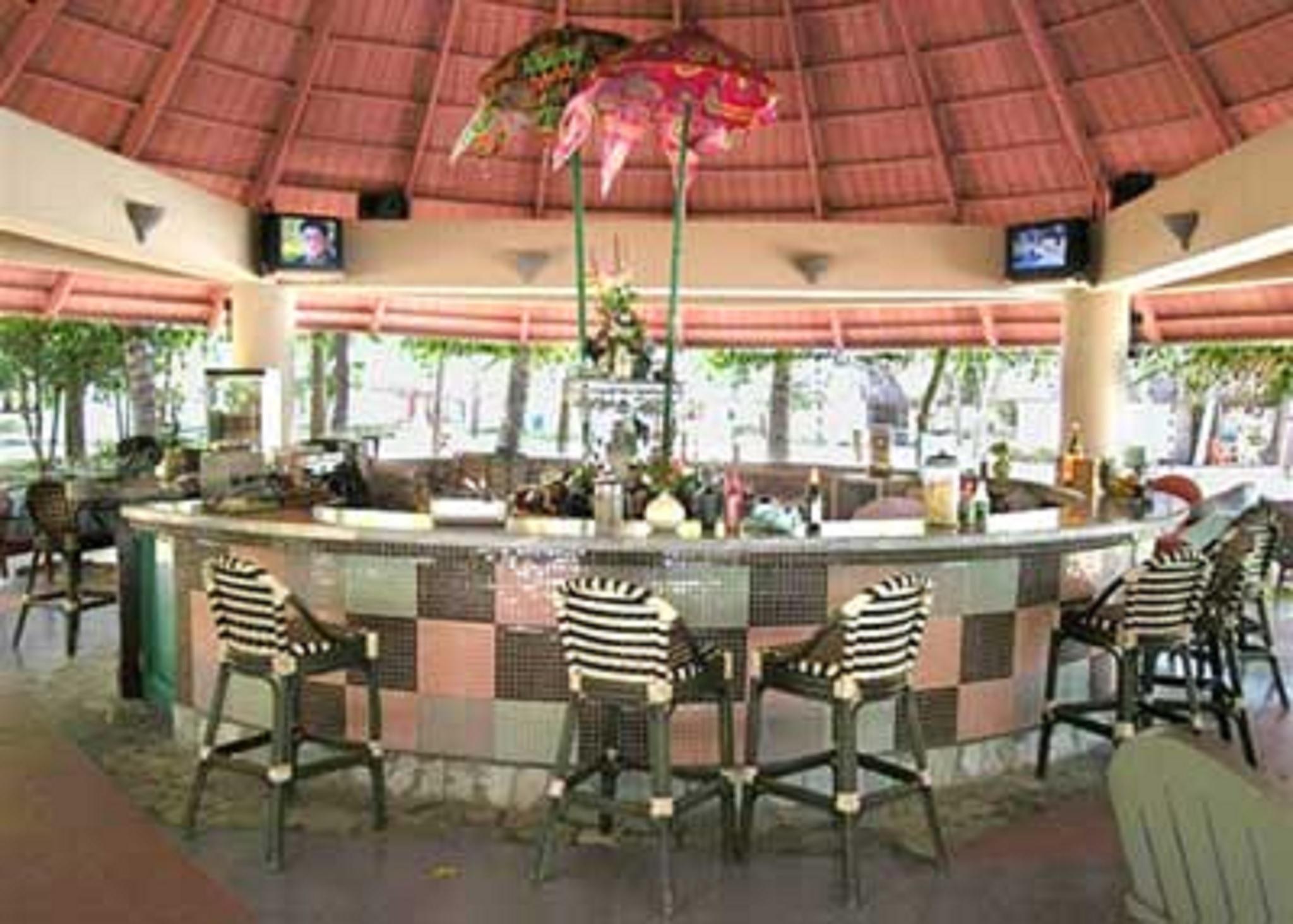 Cordova Reef Village Resort 4*