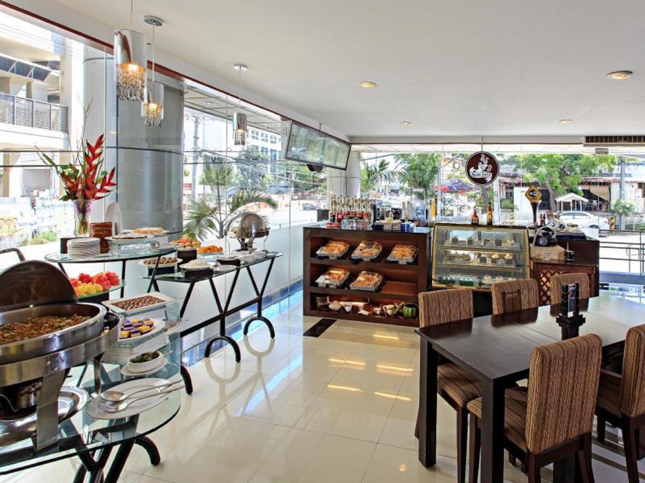 Parklane International Hotel 3*