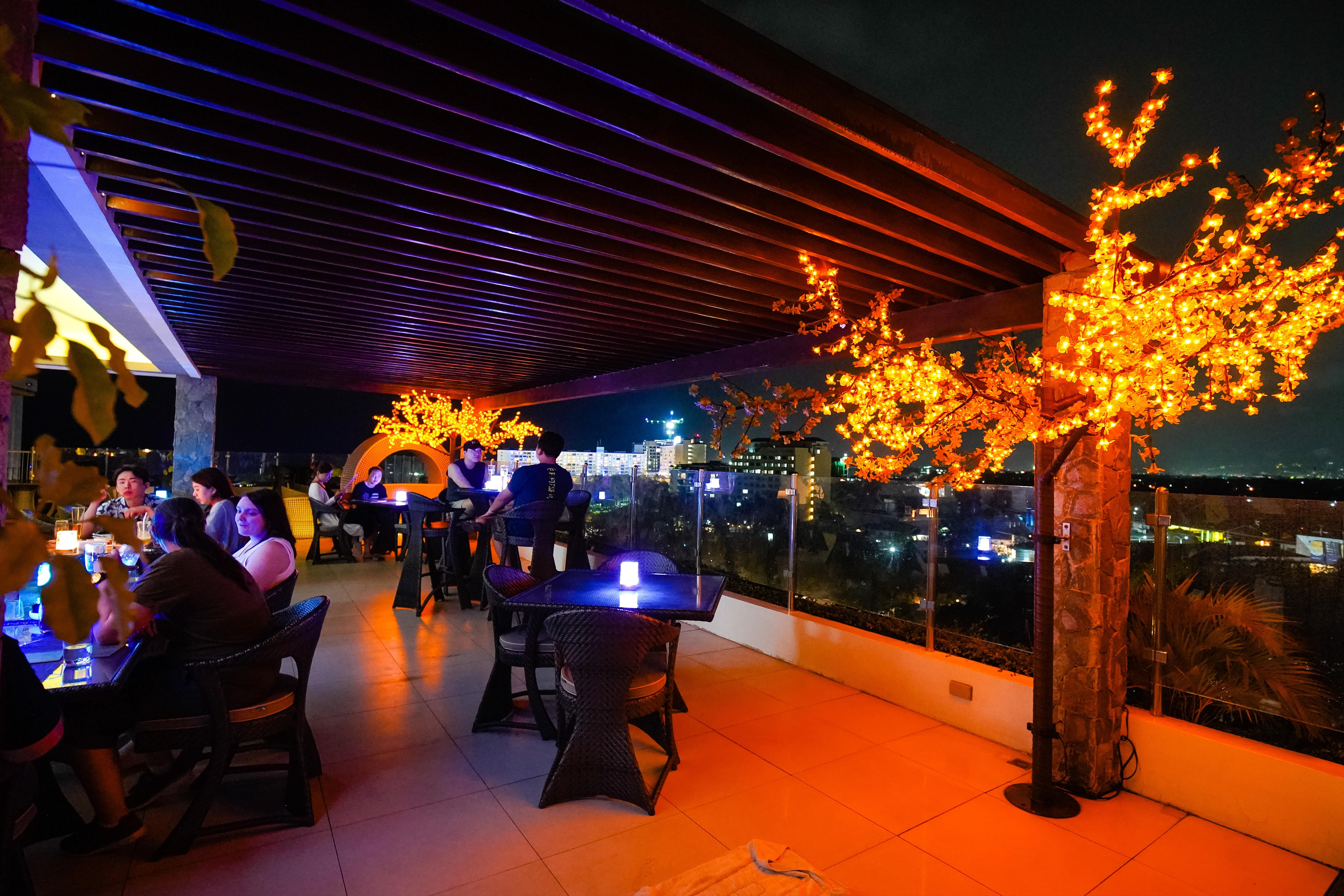 Cebu White Sands And Resort 4*