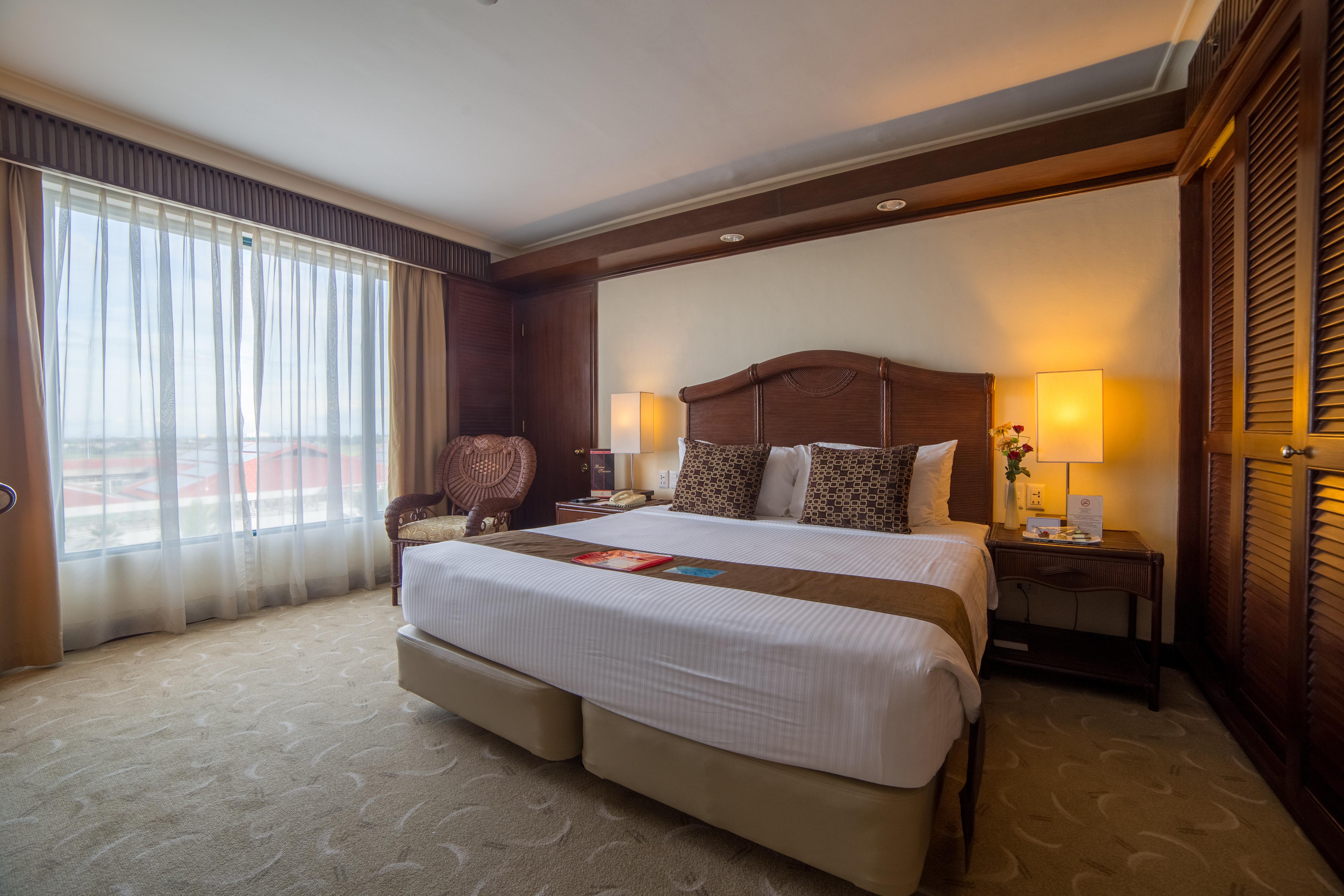 Hotel Waterfront Airport And Casino 4*