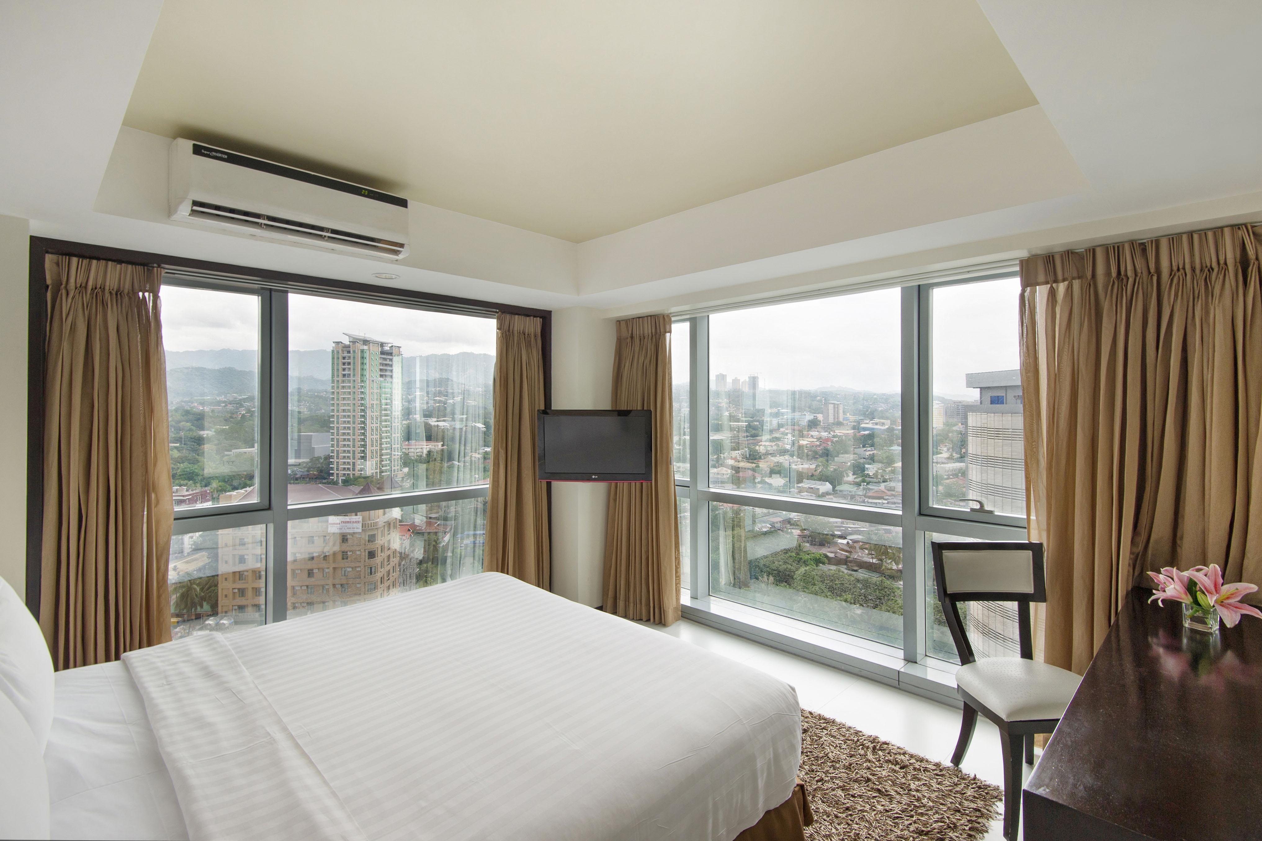 Hotel Quest & Conference Center 3*