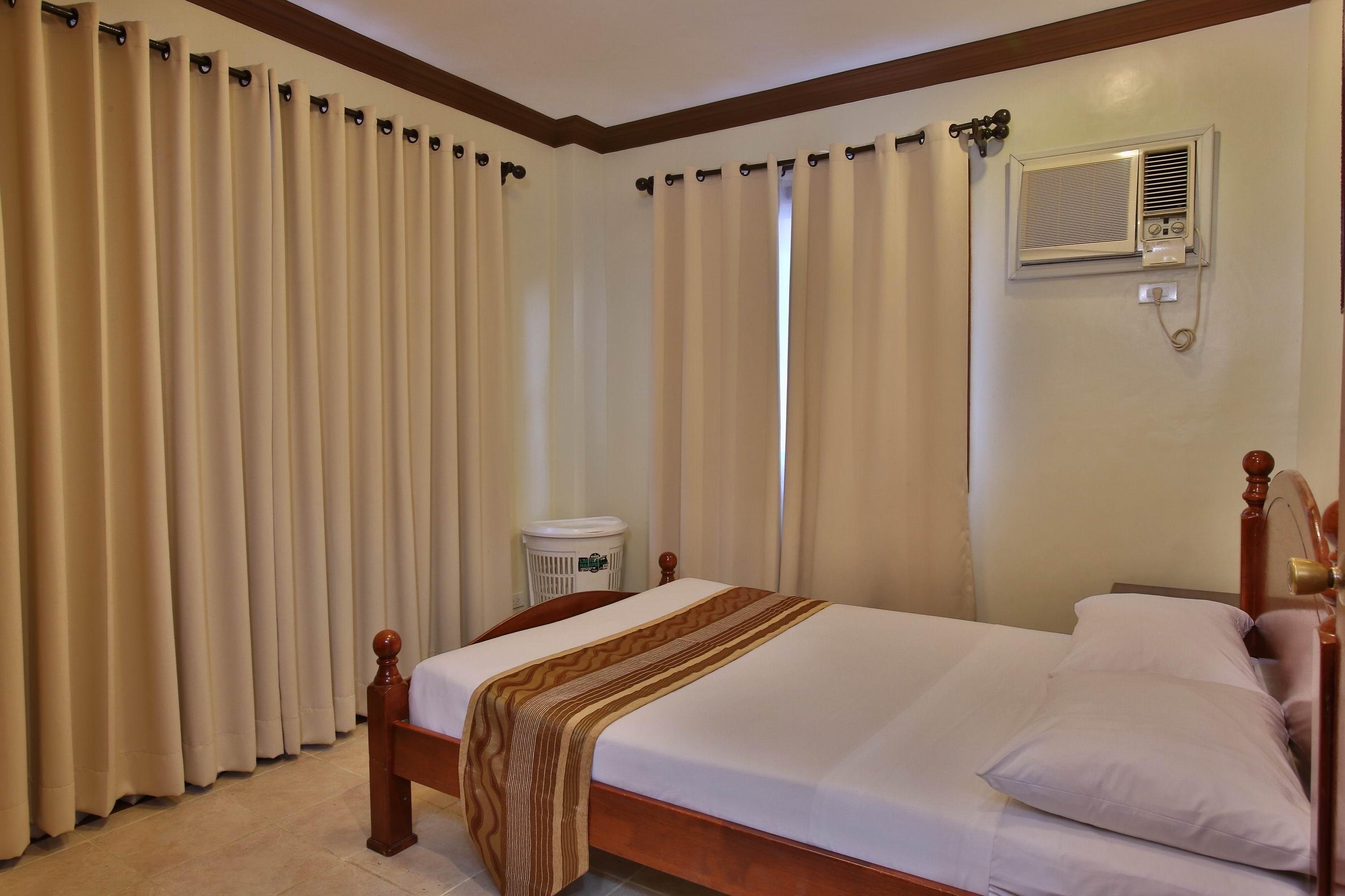 Hotel Crown Regency Mactan Lapu-Lapu City