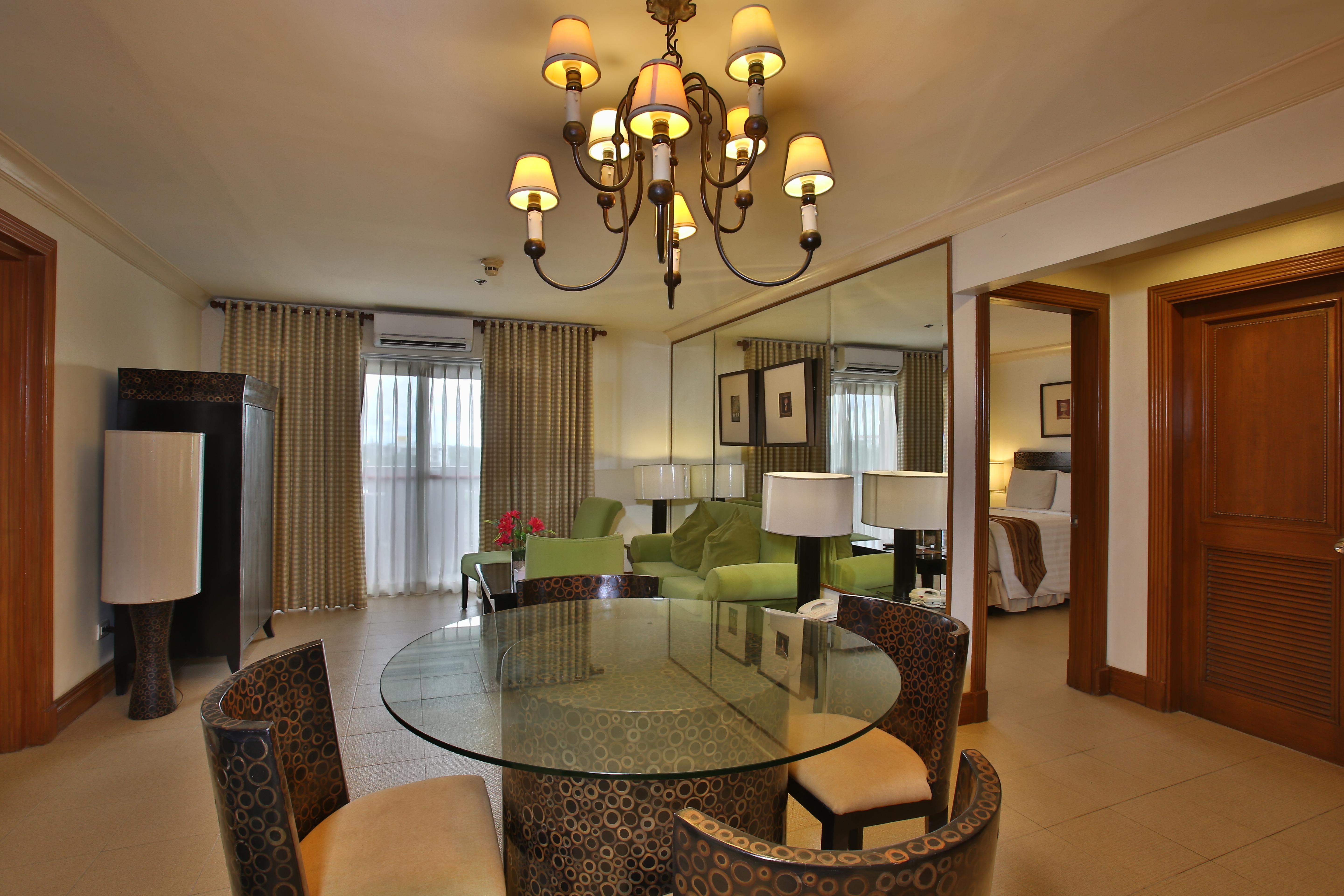 Crown Regency Mactan Hotel