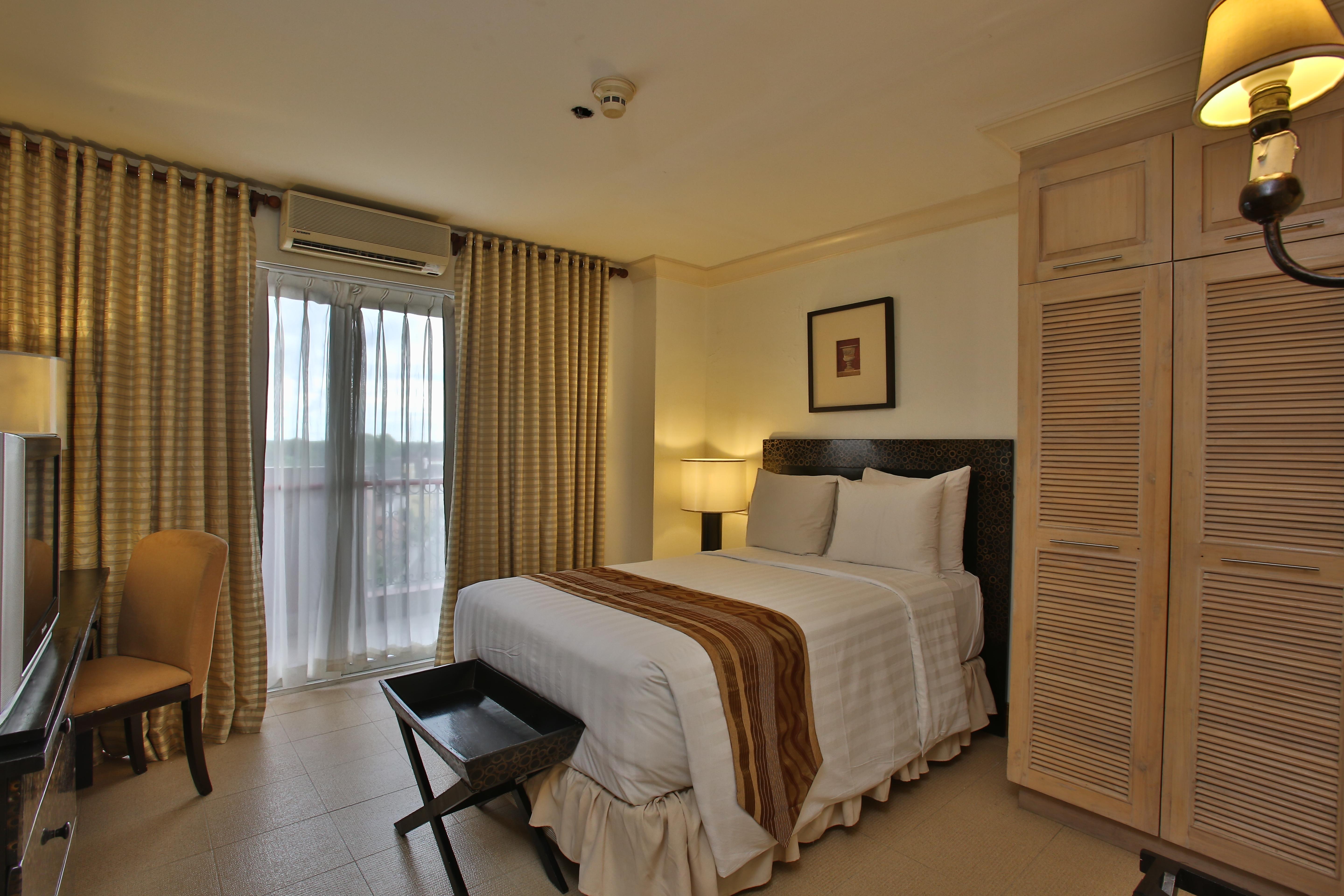 Crown Regency Mactan Hotel Lapu-Lapu City