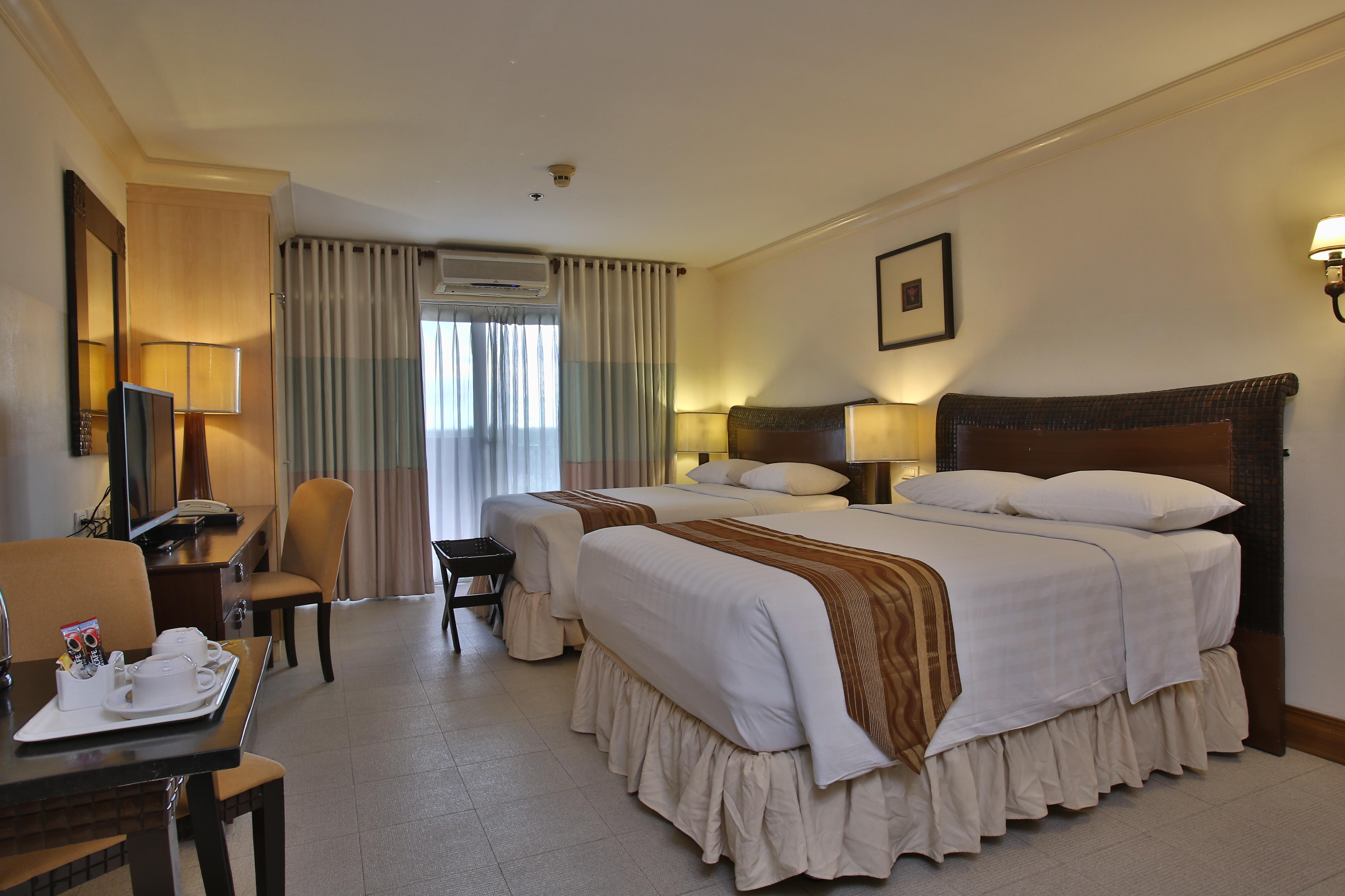 Crown Regency Mactan Hotel 4*