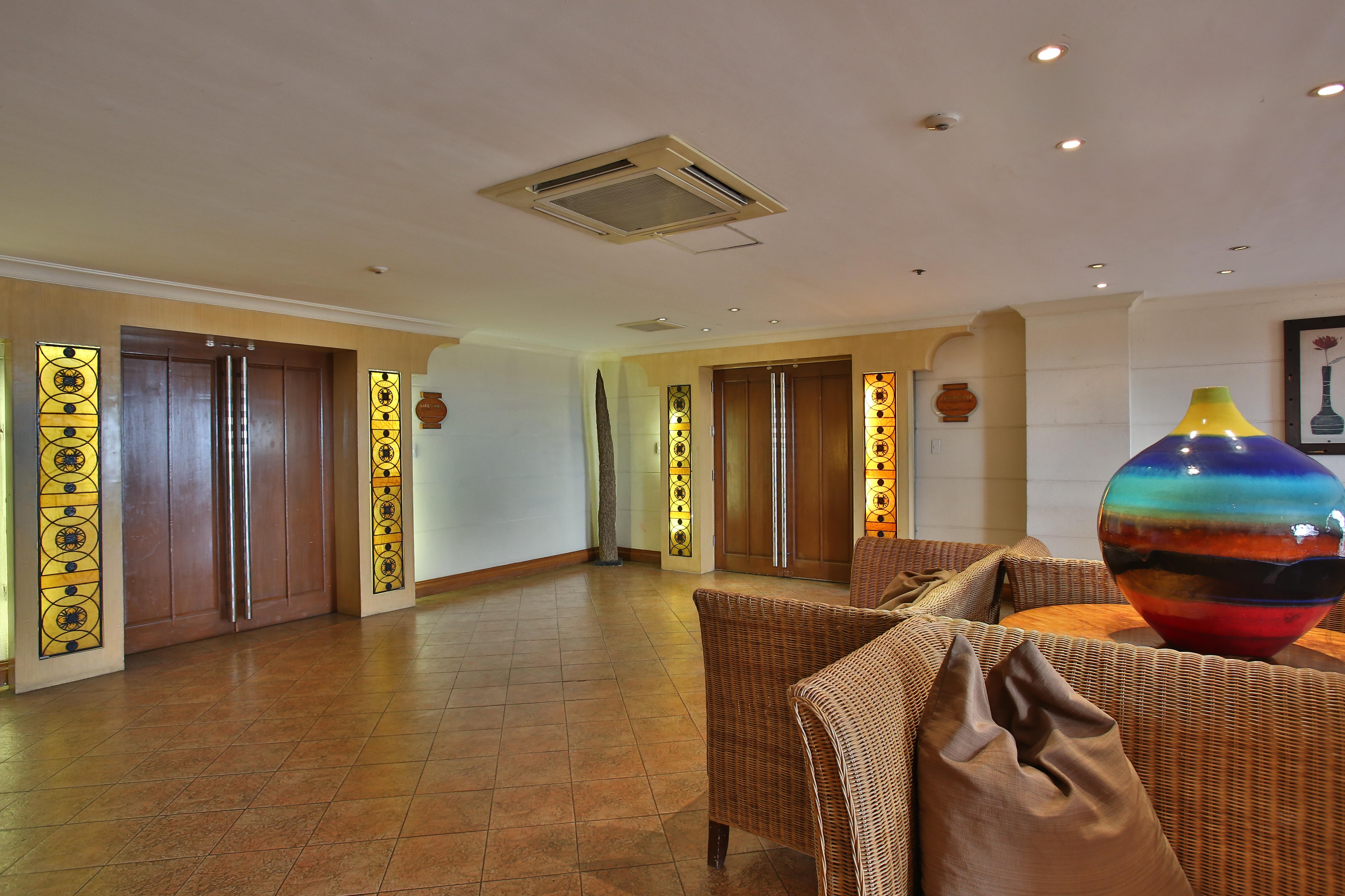Hotel Crown Regency Mactan 4*