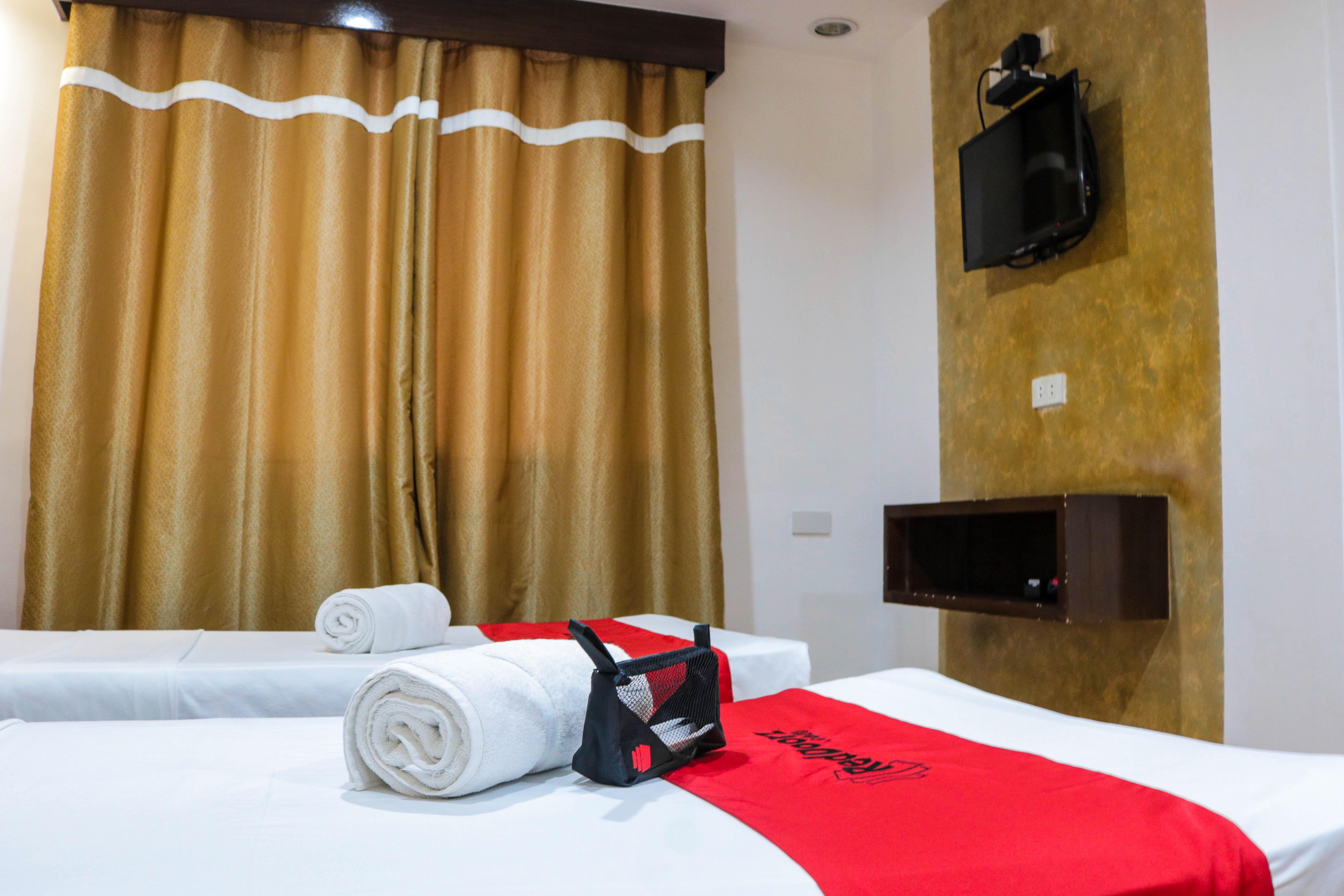 Hotel Reddoorz @ Junquera Extension 2*