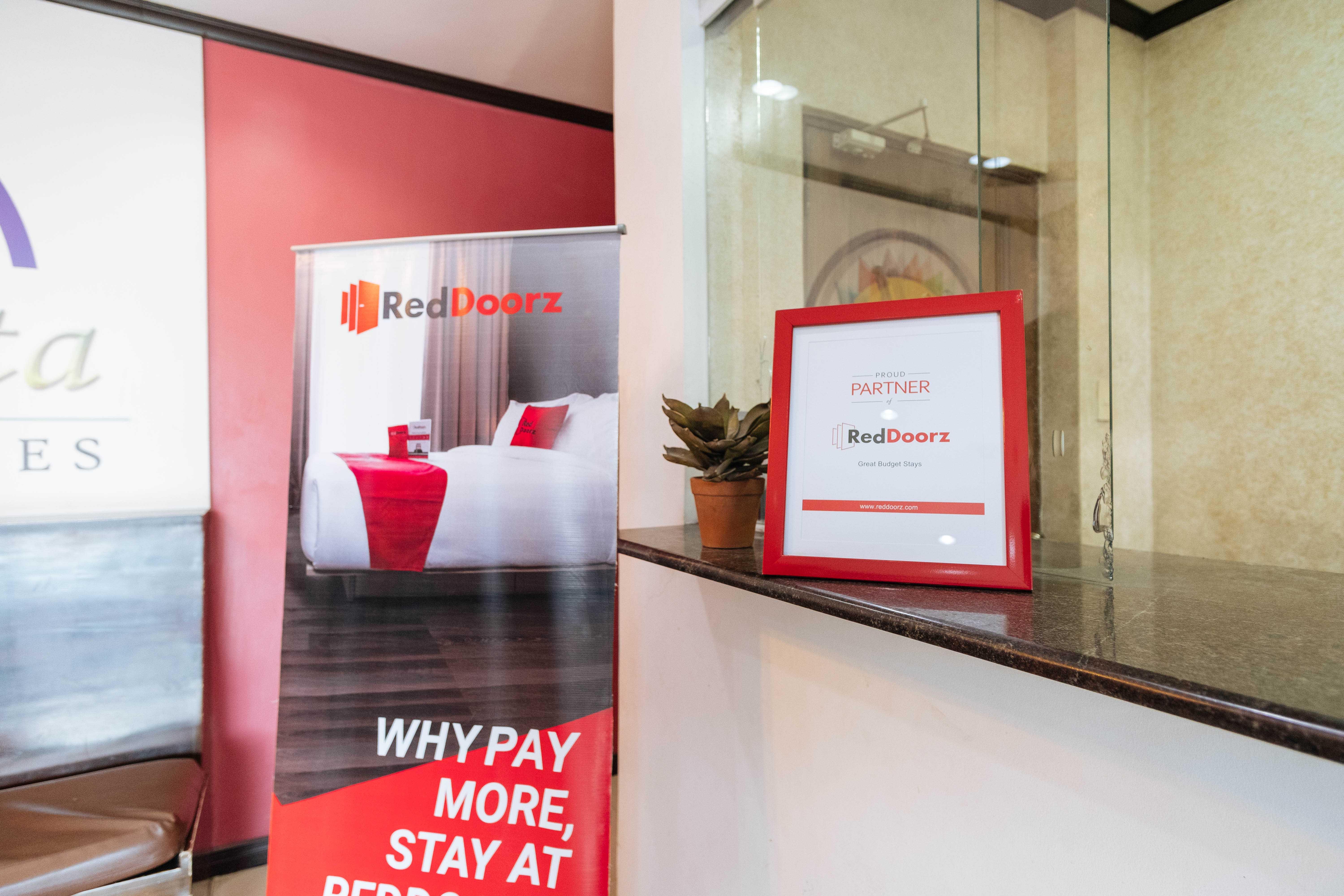 Hotel Reddoorz @ Bonifacio St 2*