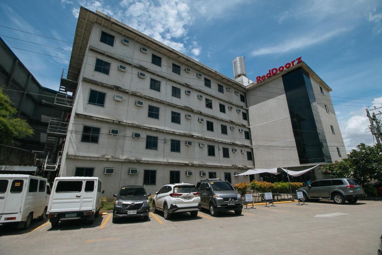 Hotel Reddoorz @ Insular Square Mandaue City