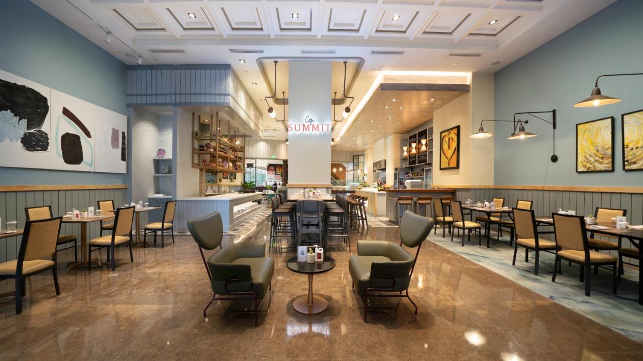 Summit Galleria Hotel