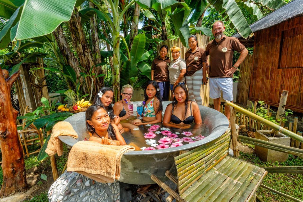 Resort Camotes-hidden-huts