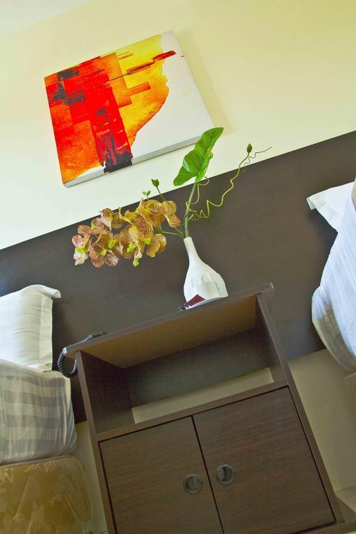Hotel Canberry 2*