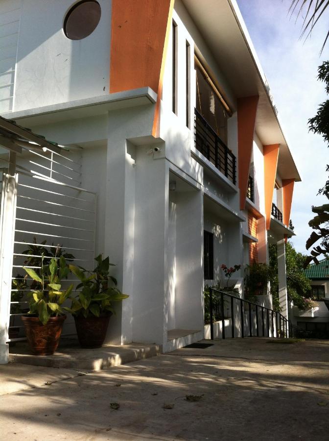 Lola's * Lapu-Lapu City