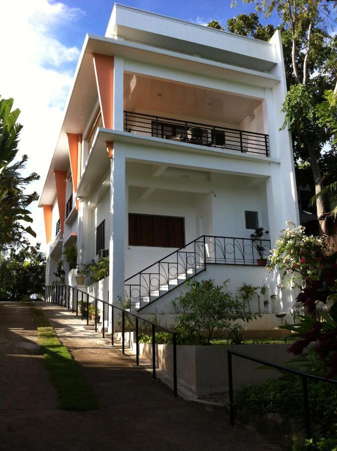 Lola's Bed & Breakfast