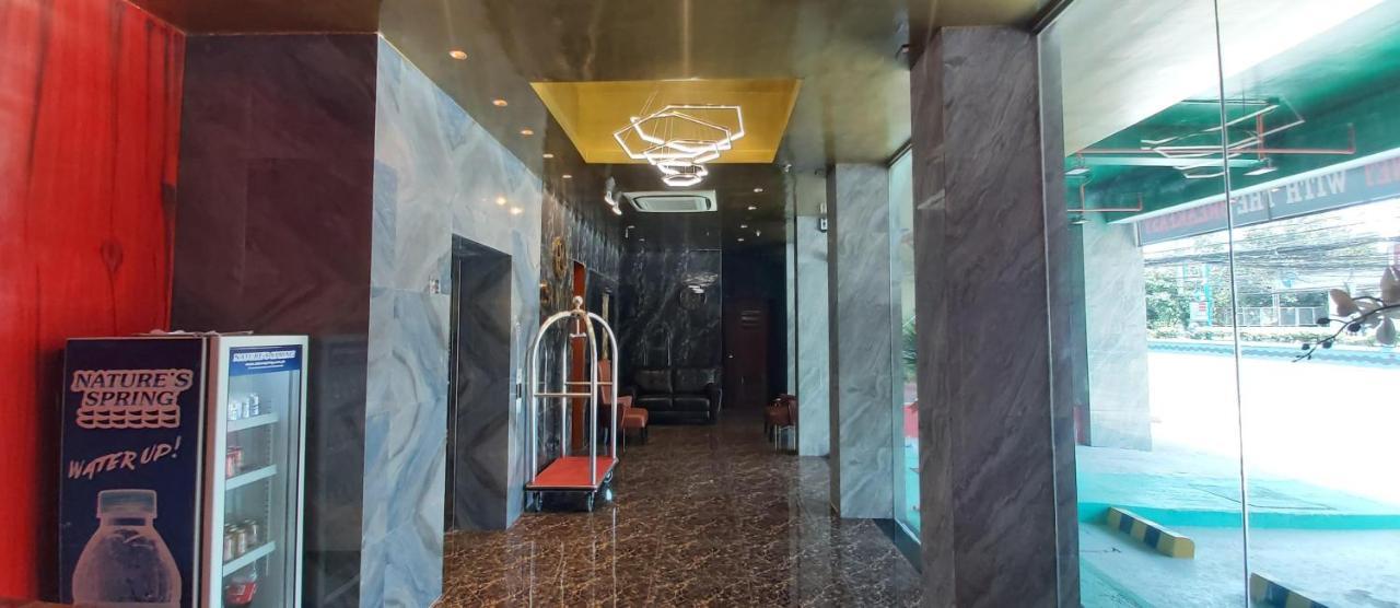 Hotel Sempre Premier - Mactan Airport 3*