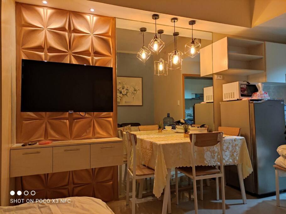 Apartment U Across Sm With Kitchen! Sunvida 2407
