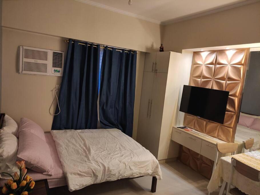 Apartment U Across Sm With Kitchen! Sunvida 2407 *