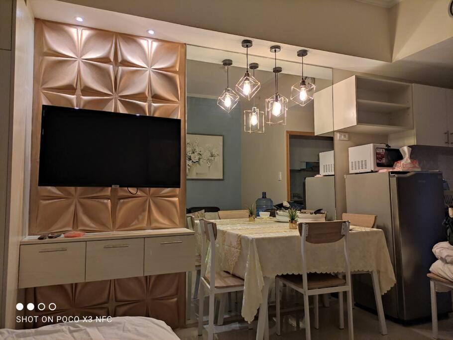 Apartment U Across Sm With Kitchen! Sunvida 2407