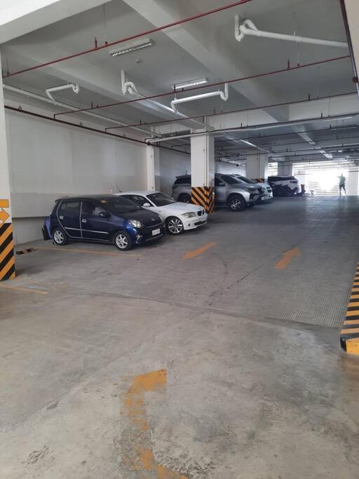 Budget For 5 Mabolo Garden Flats 20th Floor Apartment *