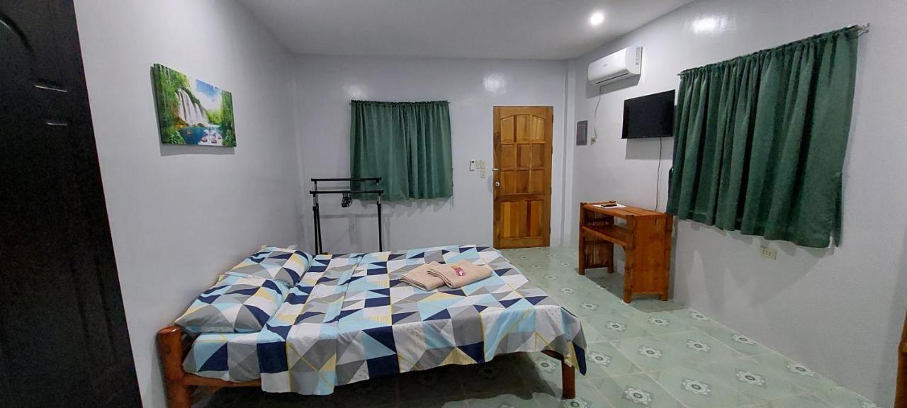 Genna's Tourist Guest house *