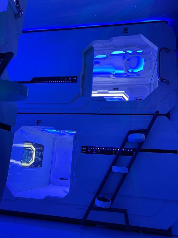 Capsule hotel Bmax Spacepods Sleep In Space - 4mins From Mactan Airport *