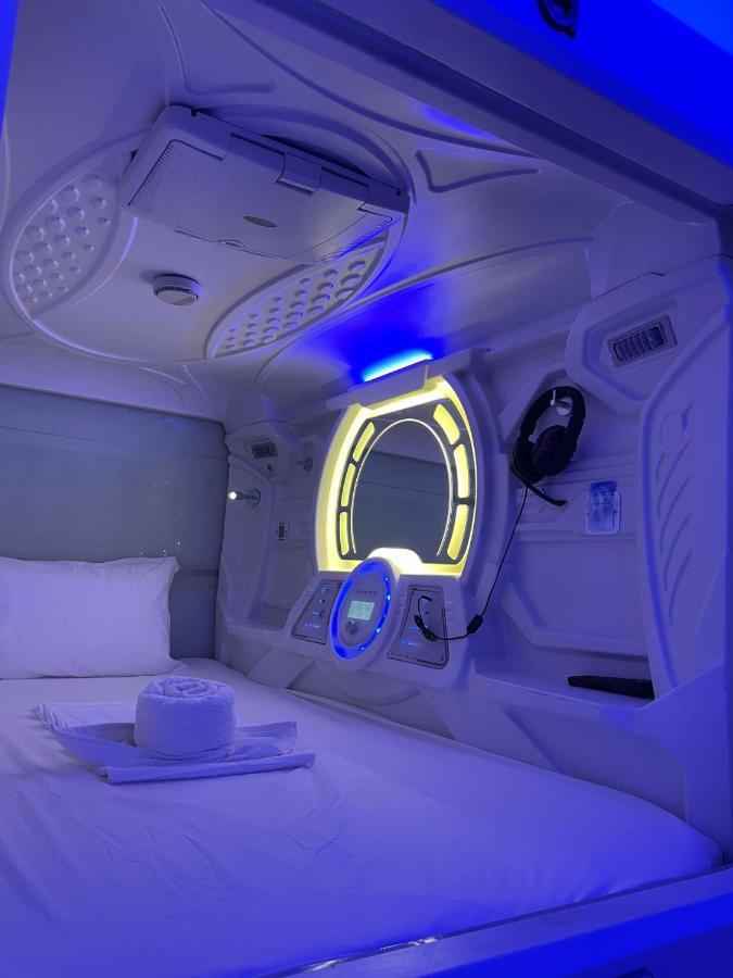 Bmax Spacepods Sleep In Space - 4mins From Mactan Airport Capsule hotel *