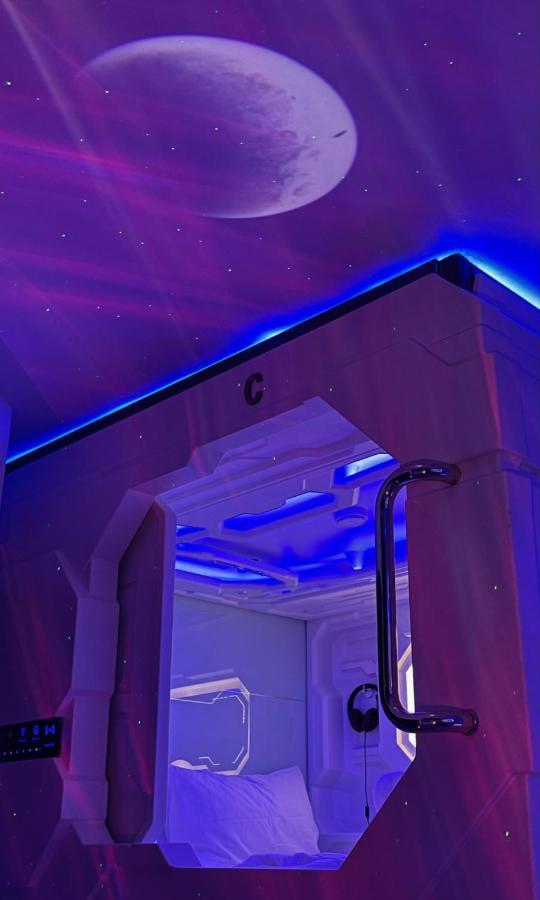 Bmax Spacepods Sleep In Space - 4mins From Mactan Airport Capsule hotel