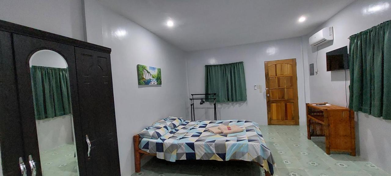 Genna's Tourist Guest house *