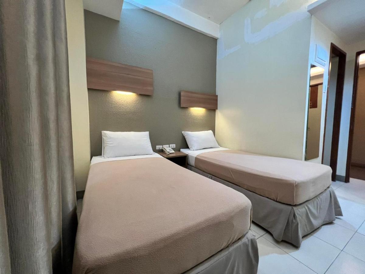 Center Suites 3* Cebu