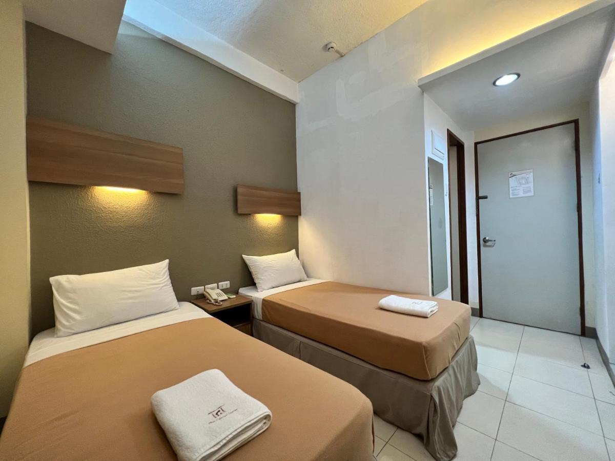Hotel Center Suites Cebu